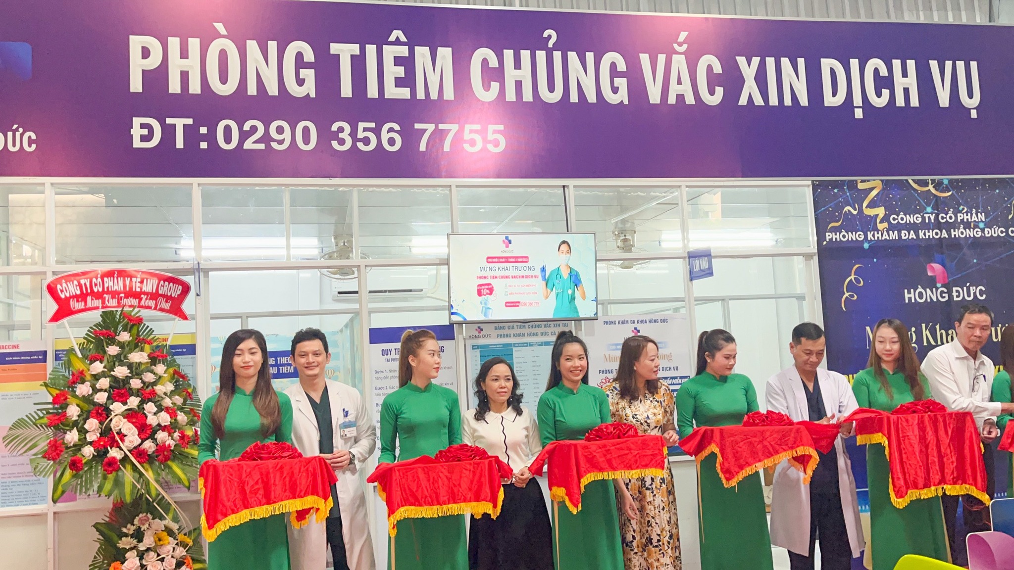 Khai trương phòng tiêm chủng vaccine